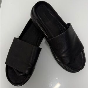 Vagabond Erin black leather slip-on mule sandal size 37